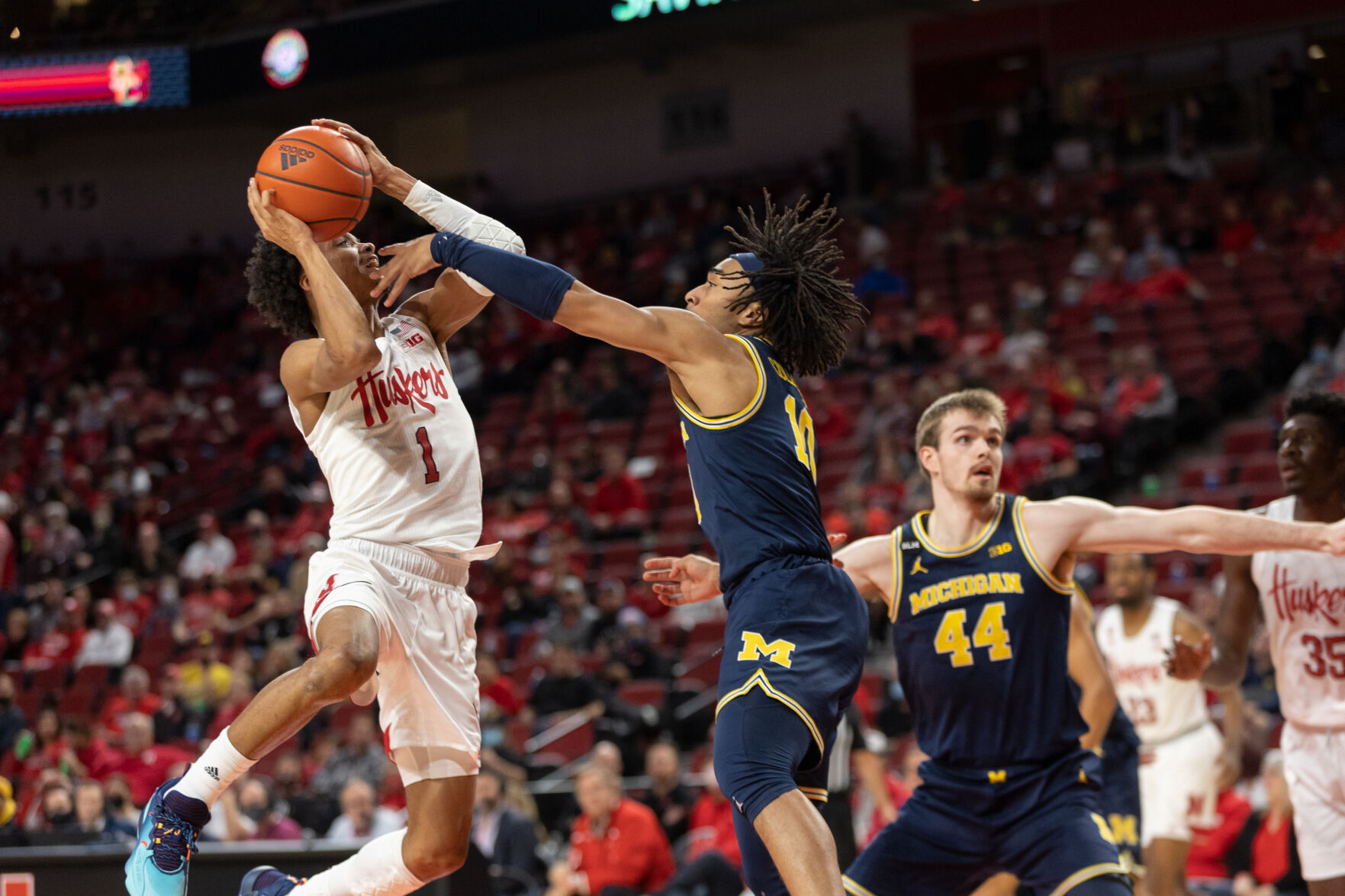 Basketball vs. Michigan Photo No. 17